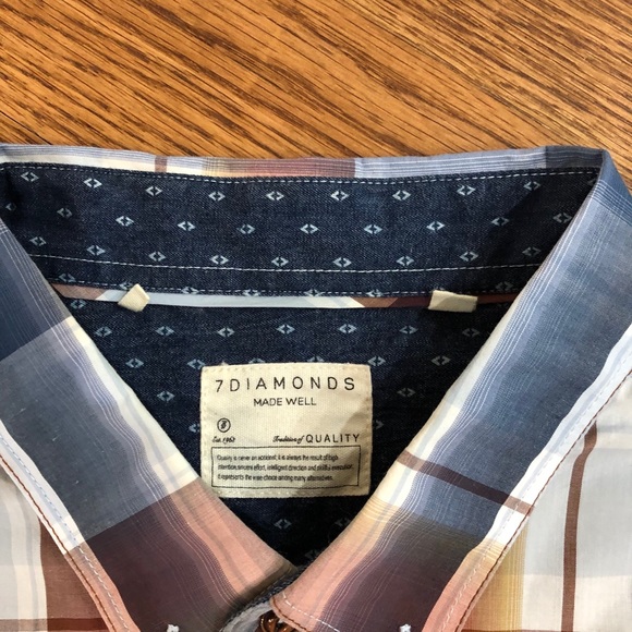 EUC 7 Diamonds Button Up - Picture 2 of 4